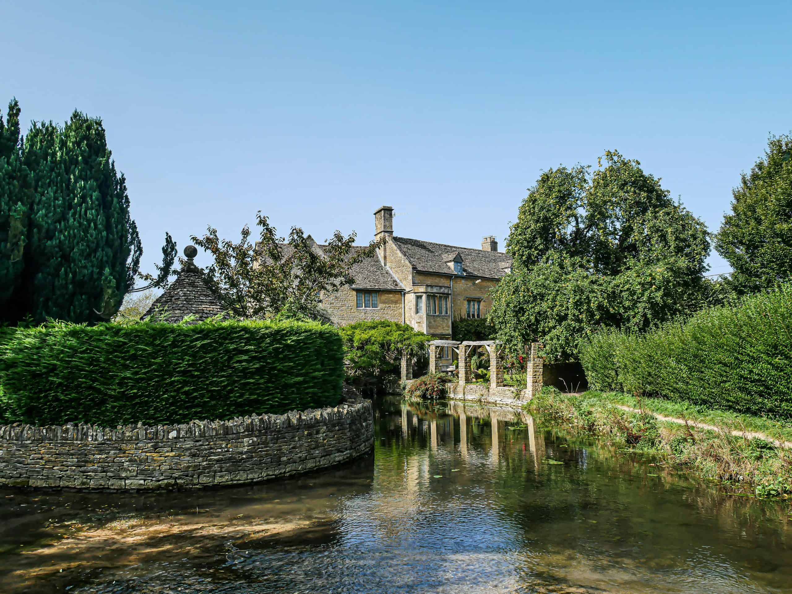 The Cotswolds, beautiful chalk stream and old house