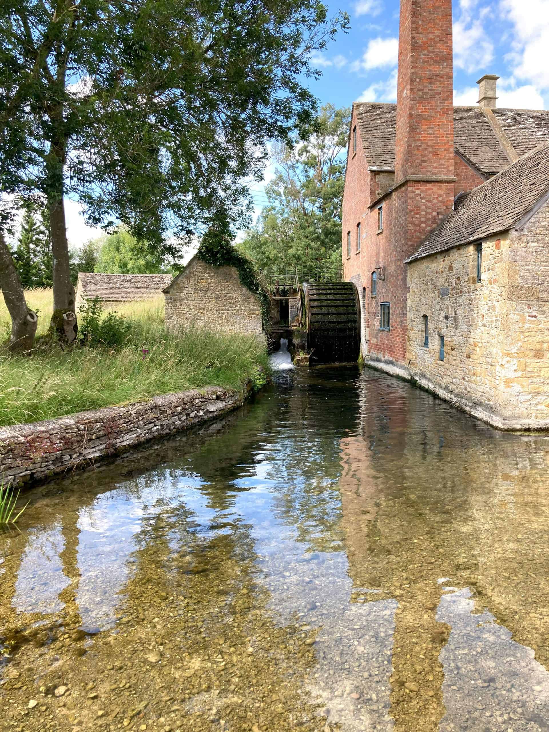 river and mill house in the Cotswolds